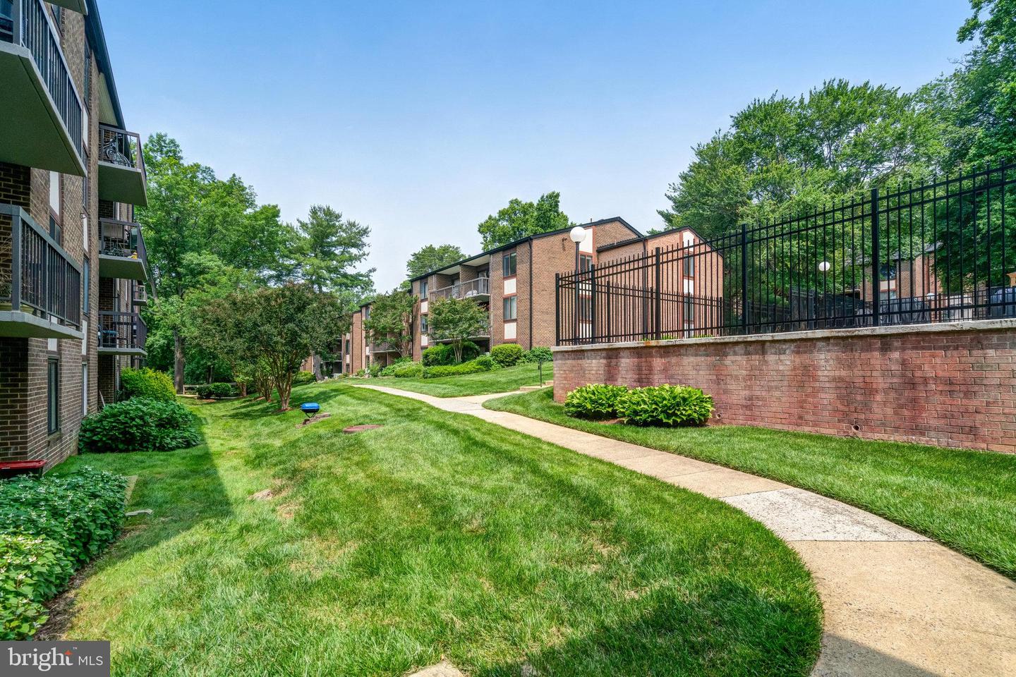 9730 KINGSBRIDGE DR #002, FAIRFAX, Virginia 22031, 2 Bedrooms Bedrooms, ,1 BathroomBathrooms,Residential,For sale,9730 KINGSBRIDGE DR #002,VAFX2247538 MLS # VAFX2247538