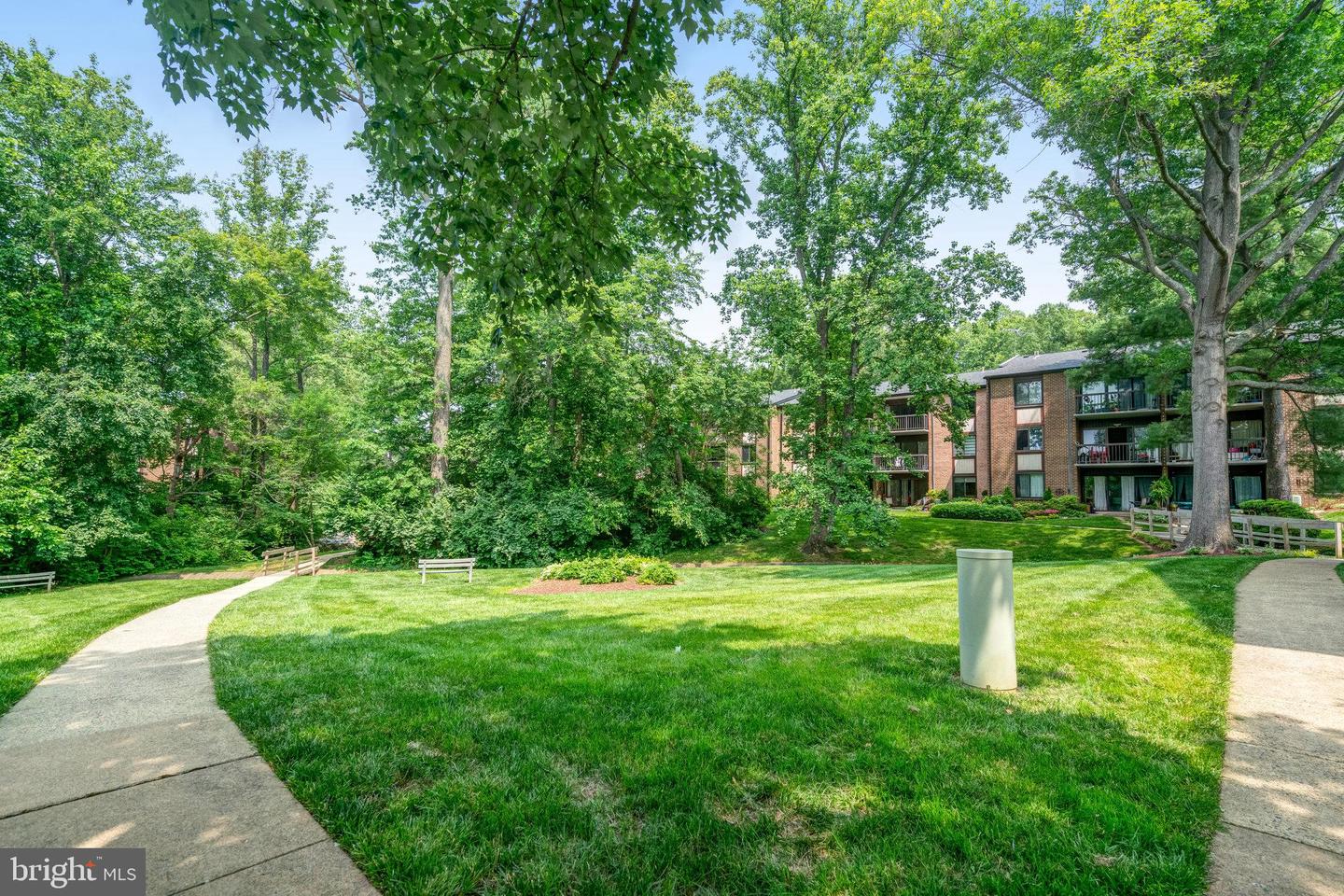 9730 KINGSBRIDGE DR #002, FAIRFAX, Virginia 22031, 2 Bedrooms Bedrooms, ,1 BathroomBathrooms,Residential,For sale,9730 KINGSBRIDGE DR #002,VAFX2247538 MLS # VAFX2247538