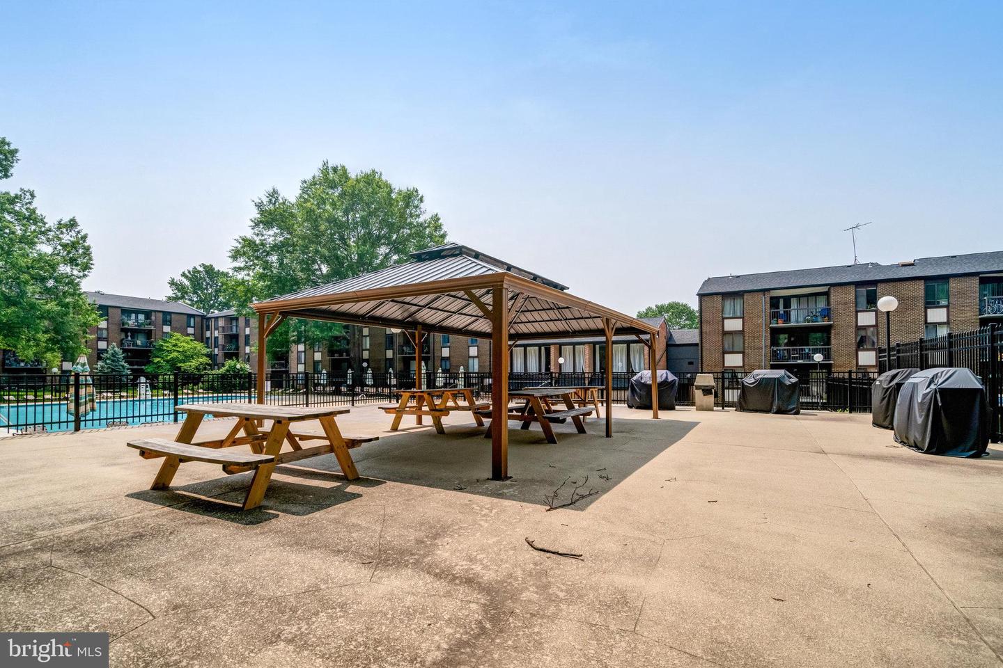 9730 KINGSBRIDGE DR #002, FAIRFAX, Virginia 22031, 2 Bedrooms Bedrooms, ,1 BathroomBathrooms,Residential,For sale,9730 KINGSBRIDGE DR #002,VAFX2247538 MLS # VAFX2247538