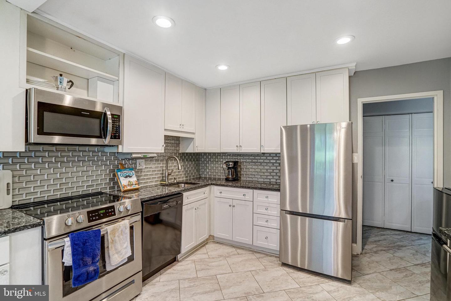 9730 KINGSBRIDGE DR #002, FAIRFAX, Virginia 22031, 2 Bedrooms Bedrooms, ,1 BathroomBathrooms,Residential,For sale,9730 KINGSBRIDGE DR #002,VAFX2247538 MLS # VAFX2247538
