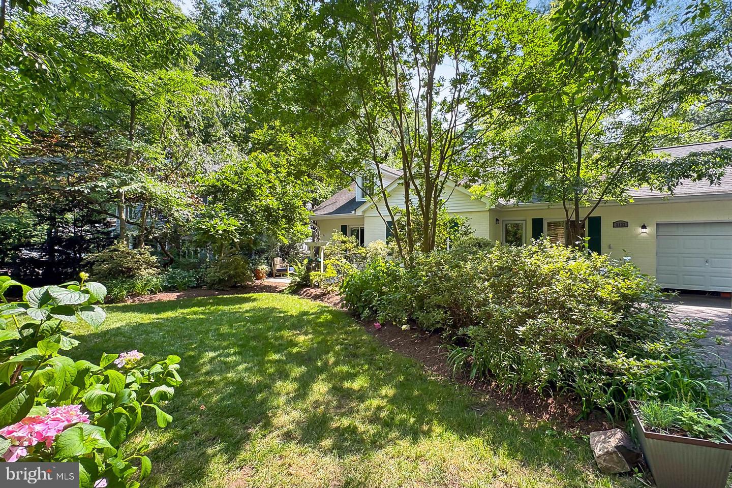 3132 HOLMES RUN RD, FALLS CHURCH, Virginia 22042, 4 Bedrooms Bedrooms, ,2 BathroomsBathrooms,Residential,For sale,3132 HOLMES RUN RD,VAFX2247612 MLS # VAFX2247612