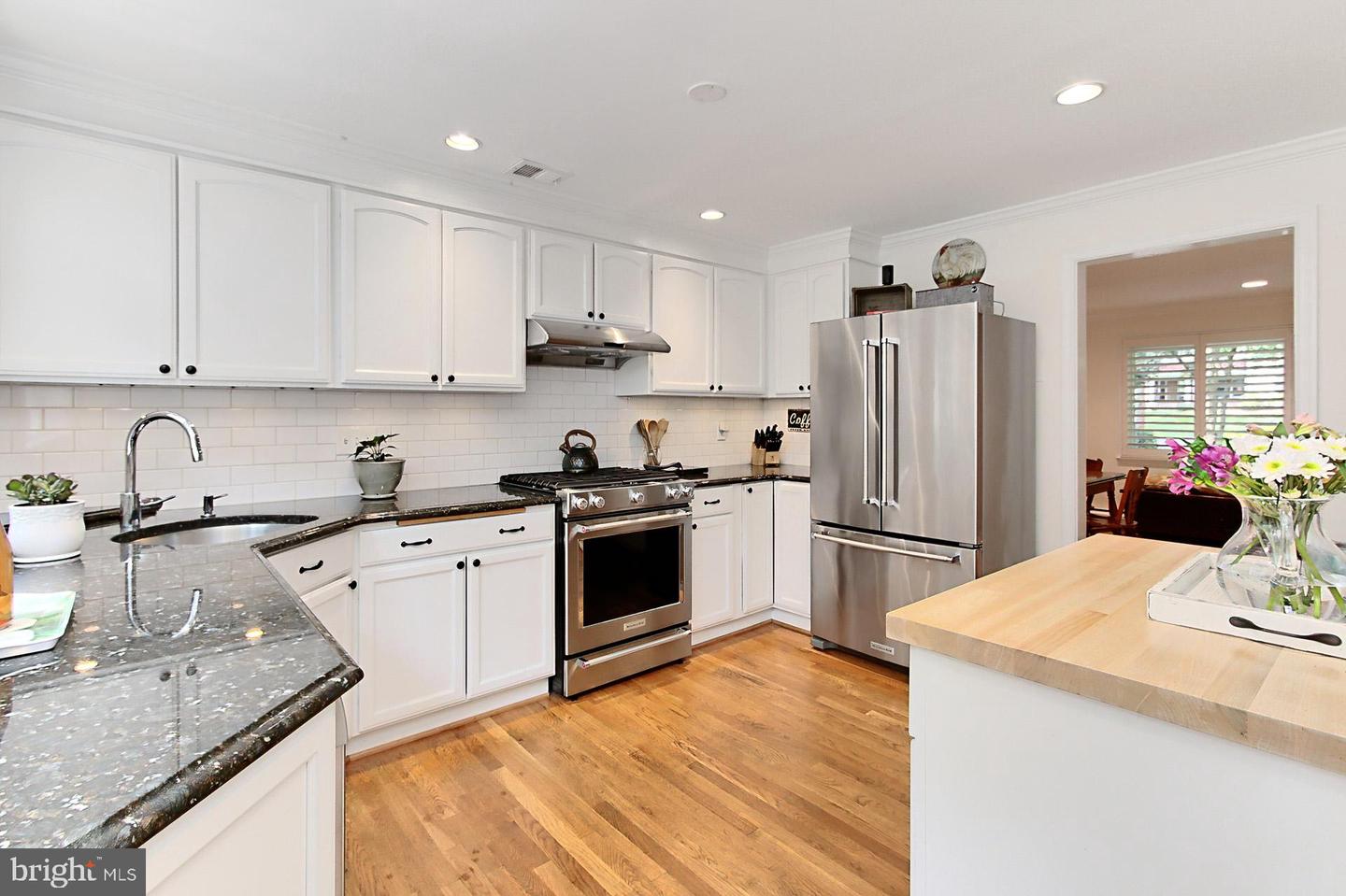 3132 HOLMES RUN RD, FALLS CHURCH, Virginia 22042, 4 Bedrooms Bedrooms, ,2 BathroomsBathrooms,Residential,For sale,3132 HOLMES RUN RD,VAFX2247612 MLS # VAFX2247612