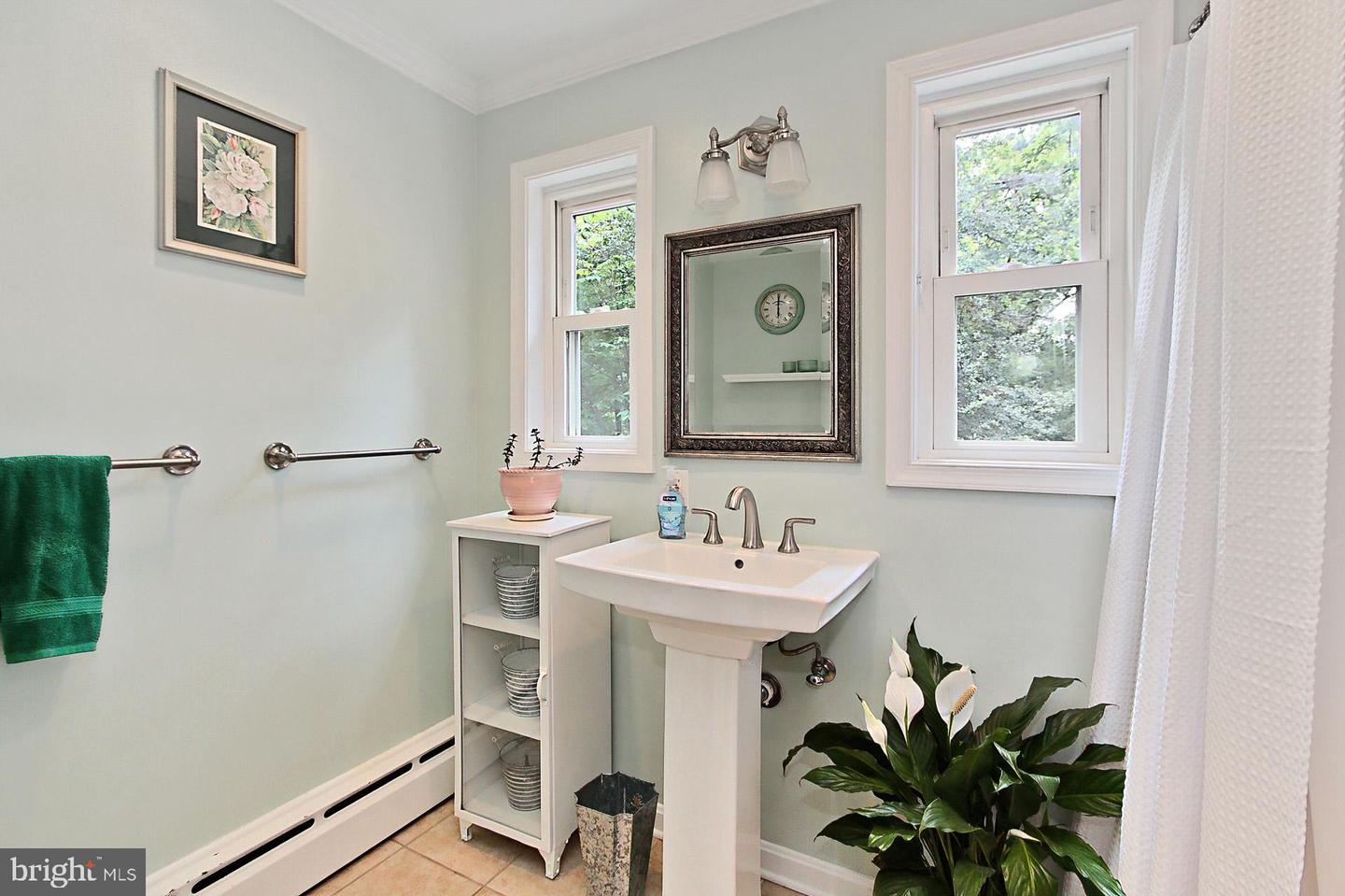 3132 HOLMES RUN RD, FALLS CHURCH, Virginia 22042, 4 Bedrooms Bedrooms, ,2 BathroomsBathrooms,Residential,For sale,3132 HOLMES RUN RD,VAFX2247612 MLS # VAFX2247612