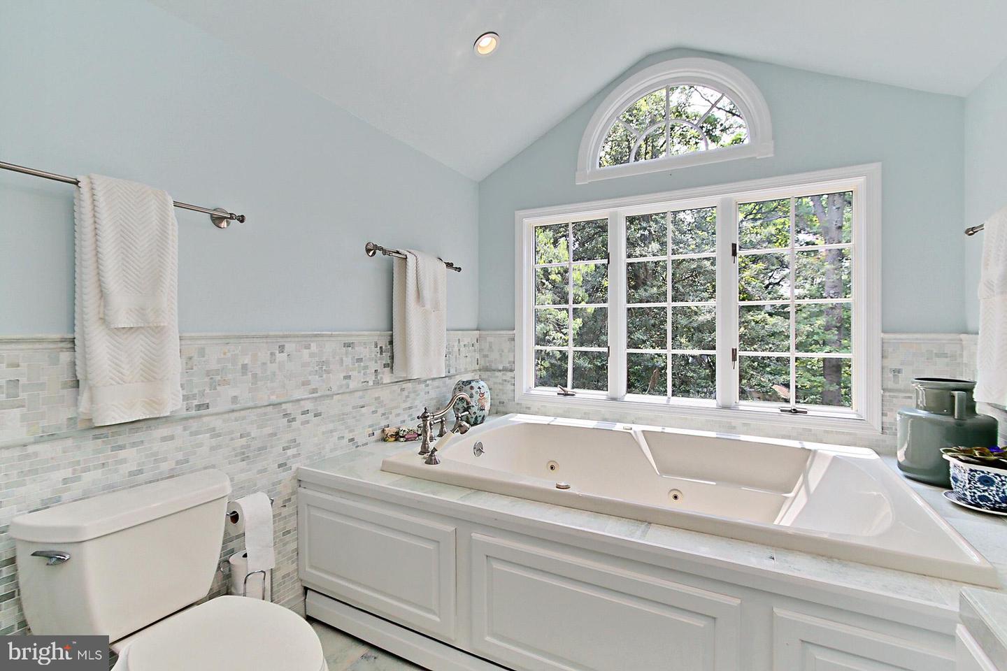 3132 HOLMES RUN RD, FALLS CHURCH, Virginia 22042, 4 Bedrooms Bedrooms, ,2 BathroomsBathrooms,Residential,For sale,3132 HOLMES RUN RD,VAFX2247612 MLS # VAFX2247612