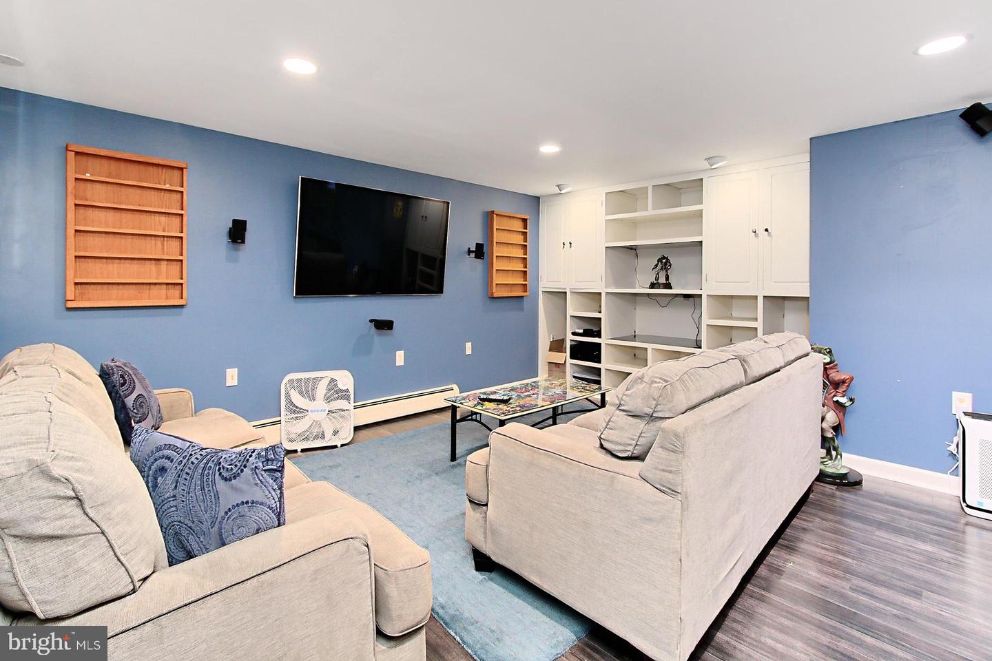3132 HOLMES RUN RD, FALLS CHURCH, Virginia 22042, 4 Bedrooms Bedrooms, ,2 BathroomsBathrooms,Residential,For sale,3132 HOLMES RUN RD,VAFX2247612 MLS # VAFX2247612