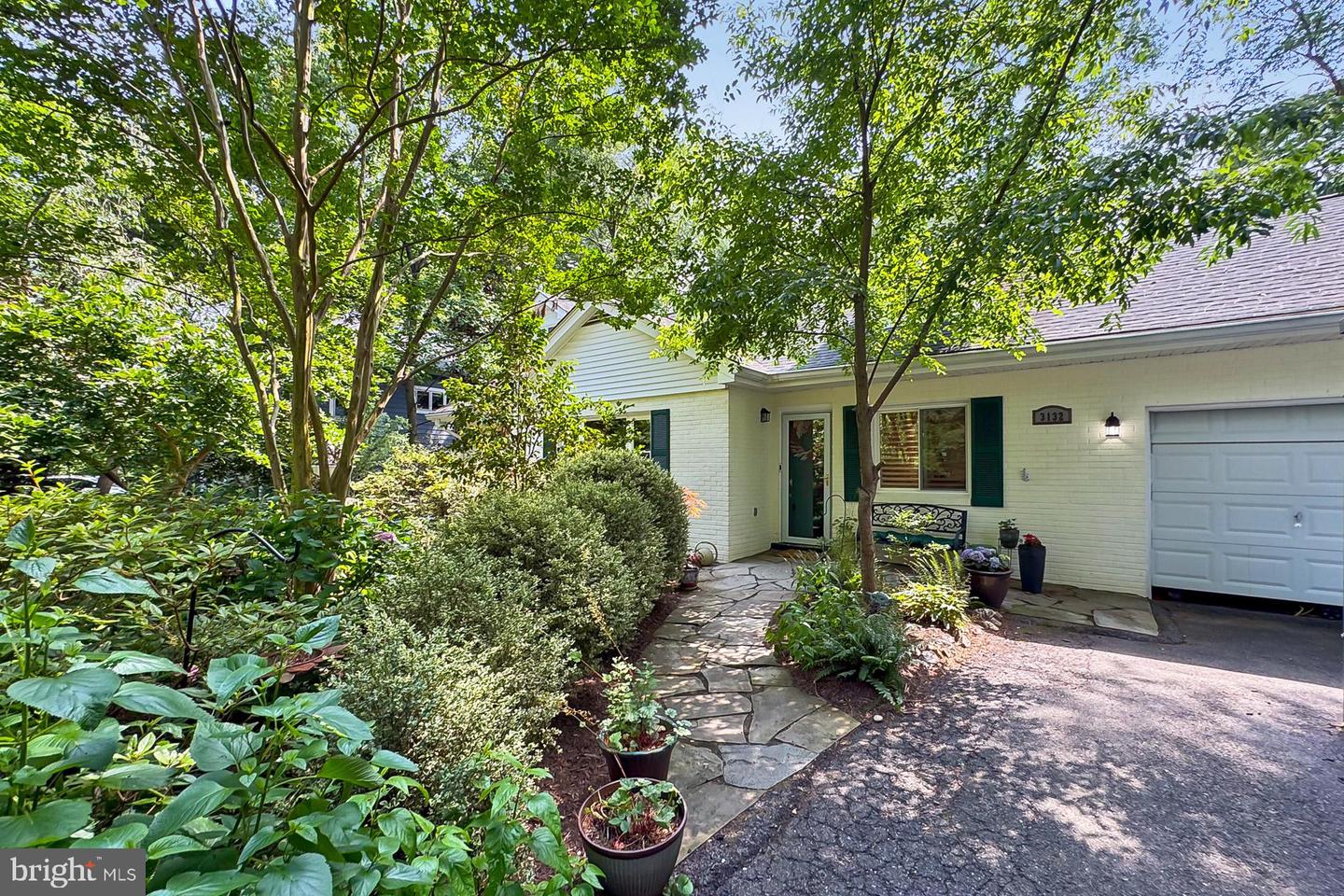 3132 HOLMES RUN RD, FALLS CHURCH, Virginia 22042, 4 Bedrooms Bedrooms, ,2 BathroomsBathrooms,Residential,For sale,3132 HOLMES RUN RD,VAFX2247612 MLS # VAFX2247612