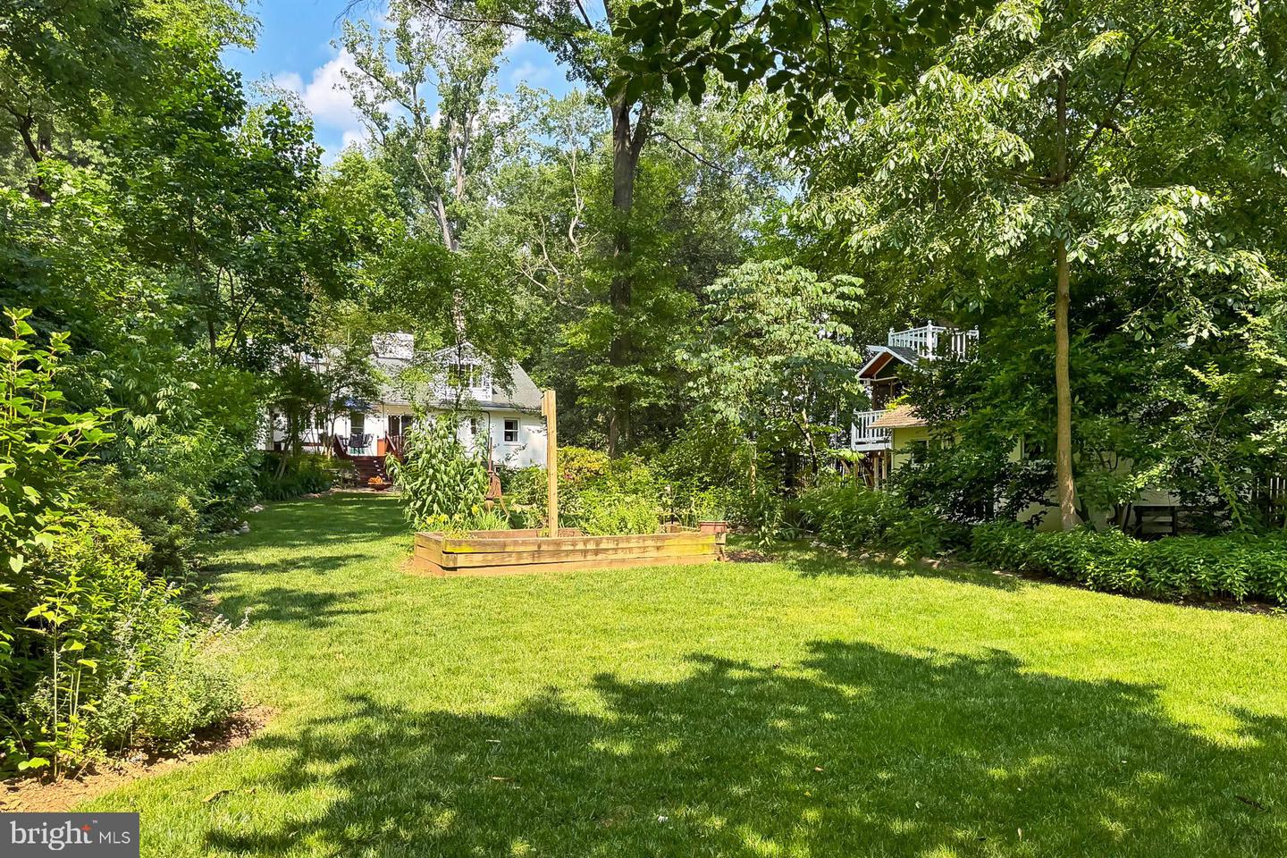 3132 HOLMES RUN RD, FALLS CHURCH, Virginia 22042, 4 Bedrooms Bedrooms, ,2 BathroomsBathrooms,Residential,For sale,3132 HOLMES RUN RD,VAFX2247612 MLS # VAFX2247612