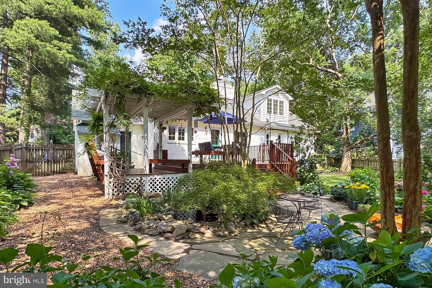 3132 HOLMES RUN RD, FALLS CHURCH, Virginia 22042, 4 Bedrooms Bedrooms, ,2 BathroomsBathrooms,Residential,For sale,3132 HOLMES RUN RD,VAFX2247612 MLS # VAFX2247612