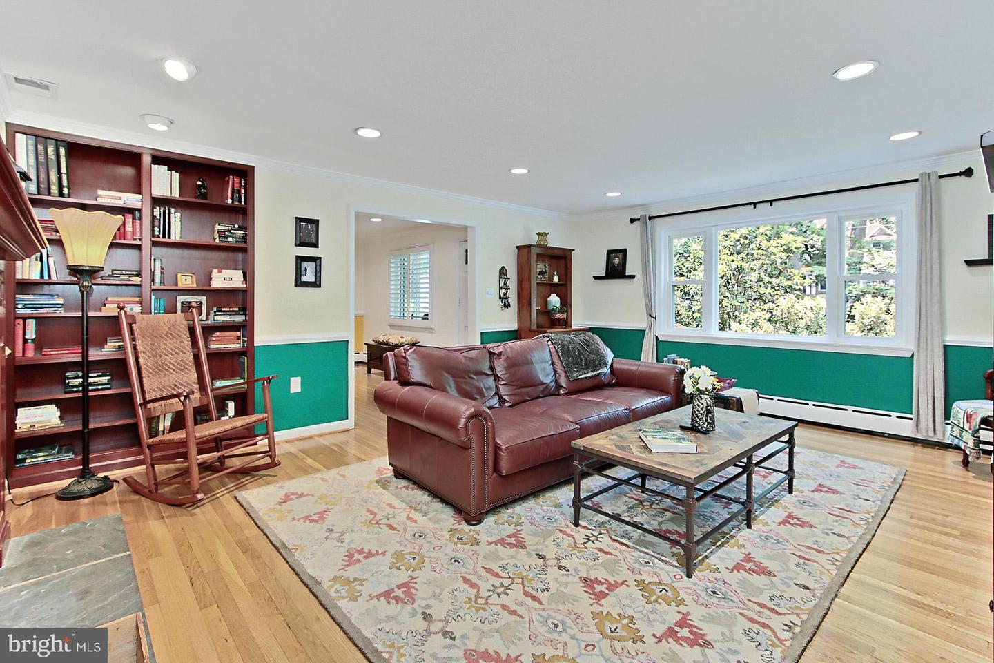 3132 HOLMES RUN RD, FALLS CHURCH, Virginia 22042, 4 Bedrooms Bedrooms, ,2 BathroomsBathrooms,Residential,For sale,3132 HOLMES RUN RD,VAFX2247612 MLS # VAFX2247612