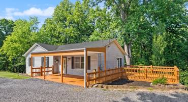 516 WEALTHY RD, LINDEN, Virginia 22642, 3 Bedrooms Bedrooms, ,2 BathroomsBathrooms,Residential,For sale,516 WEALTHY RD,VAWR2011474 MLS # VAWR2011474