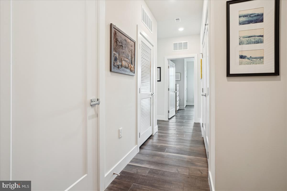1761 OLD MEADOW RD #412, MCLEAN, Virginia 22102, 2 Bedrooms Bedrooms, ,2 BathroomsBathrooms,Residential,For sale,1761 OLD MEADOW RD #412,VAFX2247648 MLS # VAFX2247648
