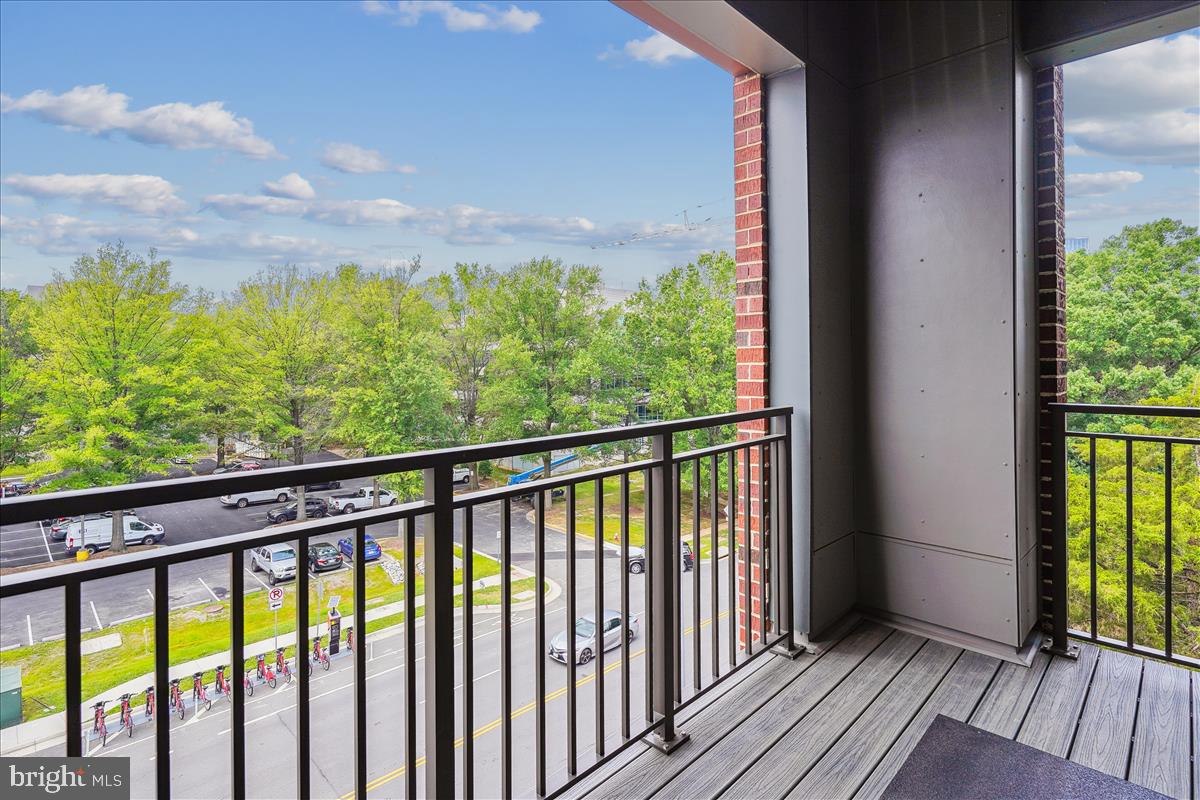 1761 OLD MEADOW RD #412, MCLEAN, Virginia 22102, 2 Bedrooms Bedrooms, ,2 BathroomsBathrooms,Residential,For sale,1761 OLD MEADOW RD #412,VAFX2247648 MLS # VAFX2247648