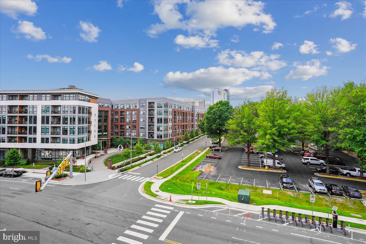 1761 OLD MEADOW RD #412, MCLEAN, Virginia 22102, 2 Bedrooms Bedrooms, ,2 BathroomsBathrooms,Residential,For sale,1761 OLD MEADOW RD #412,VAFX2247648 MLS # VAFX2247648