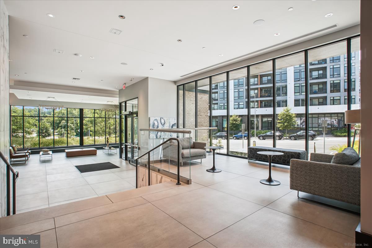 1761 OLD MEADOW RD #412, MCLEAN, Virginia 22102, 2 Bedrooms Bedrooms, ,2 BathroomsBathrooms,Residential,For sale,1761 OLD MEADOW RD #412,VAFX2247648 MLS # VAFX2247648