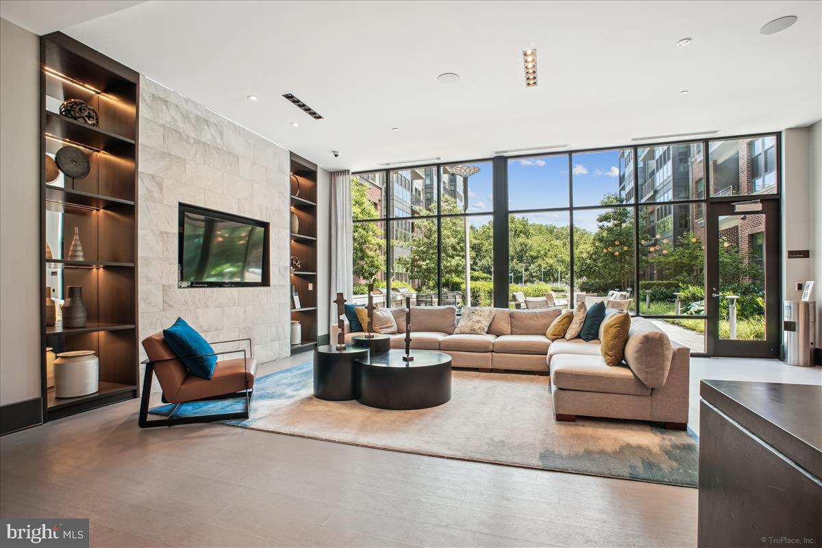 1761 OLD MEADOW RD #412, MCLEAN, Virginia 22102, 2 Bedrooms Bedrooms, ,2 BathroomsBathrooms,Residential,For sale,1761 OLD MEADOW RD #412,VAFX2247648 MLS # VAFX2247648