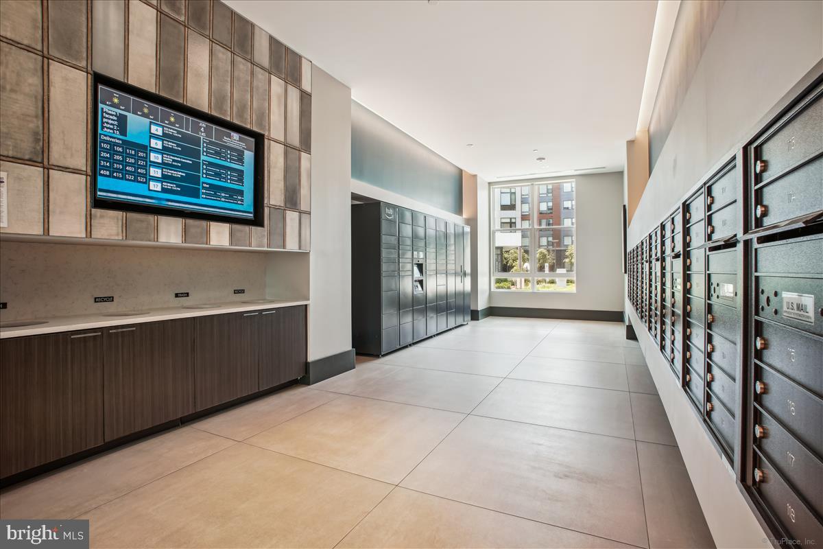 1761 OLD MEADOW RD #412, MCLEAN, Virginia 22102, 2 Bedrooms Bedrooms, ,2 BathroomsBathrooms,Residential,For sale,1761 OLD MEADOW RD #412,VAFX2247648 MLS # VAFX2247648