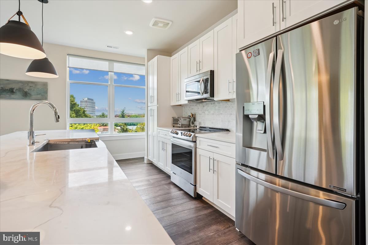 1761 OLD MEADOW RD #412, MCLEAN, Virginia 22102, 2 Bedrooms Bedrooms, ,2 BathroomsBathrooms,Residential,For sale,1761 OLD MEADOW RD #412,VAFX2247648 MLS # VAFX2247648