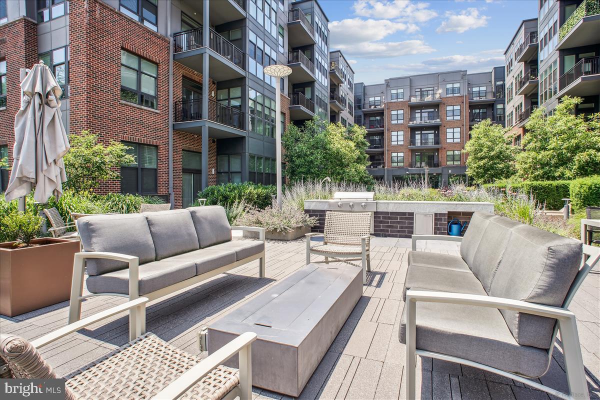 1761 OLD MEADOW RD #412, MCLEAN, Virginia 22102, 2 Bedrooms Bedrooms, ,2 BathroomsBathrooms,Residential,For sale,1761 OLD MEADOW RD #412,VAFX2247648 MLS # VAFX2247648
