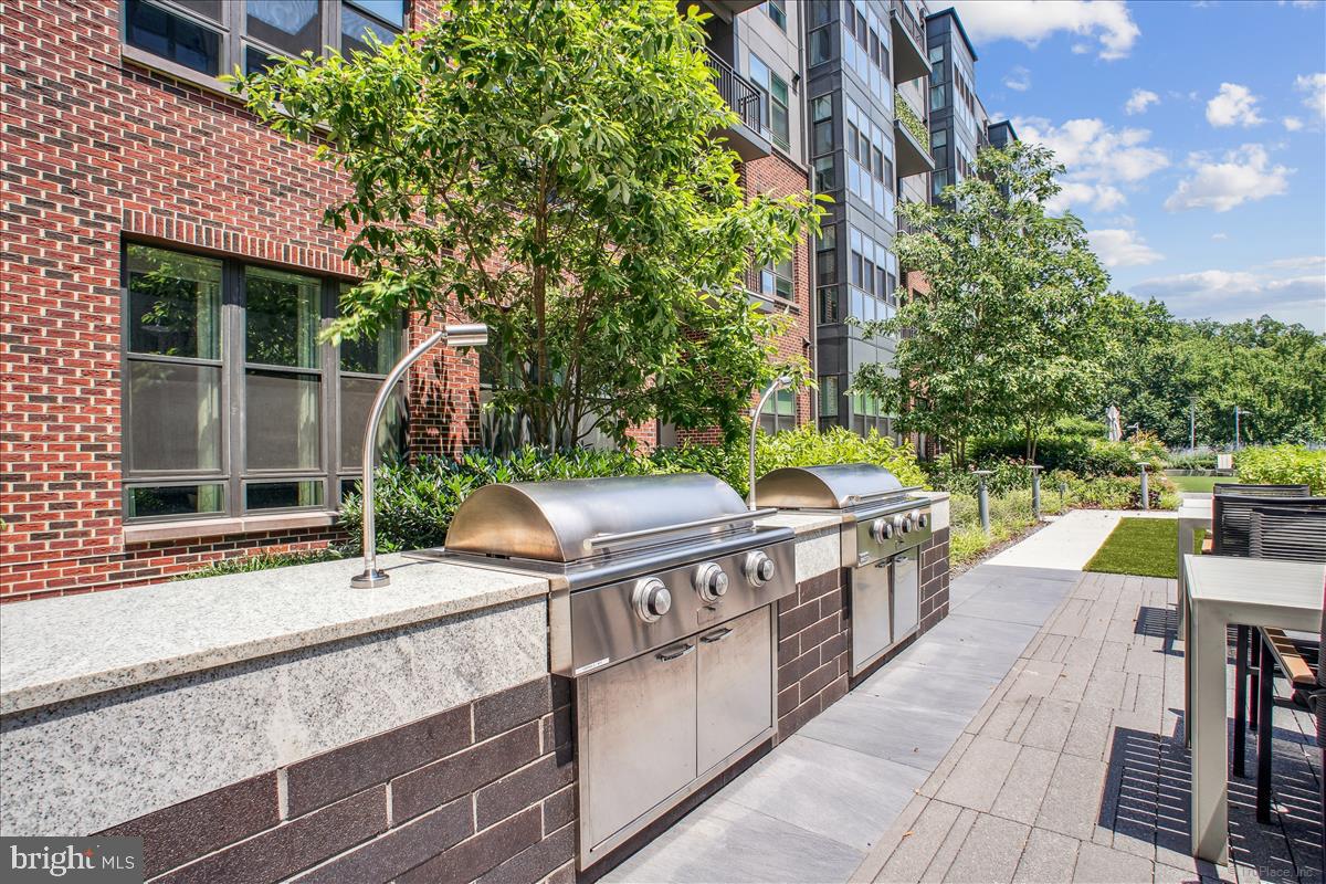 1761 OLD MEADOW RD #412, MCLEAN, Virginia 22102, 2 Bedrooms Bedrooms, ,2 BathroomsBathrooms,Residential,For sale,1761 OLD MEADOW RD #412,VAFX2247648 MLS # VAFX2247648