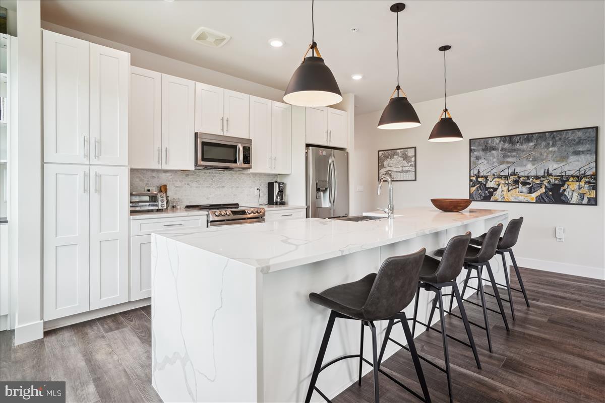 1761 OLD MEADOW RD #412, MCLEAN, Virginia 22102, 2 Bedrooms Bedrooms, ,2 BathroomsBathrooms,Residential,For sale,1761 OLD MEADOW RD #412,VAFX2247648 MLS # VAFX2247648
