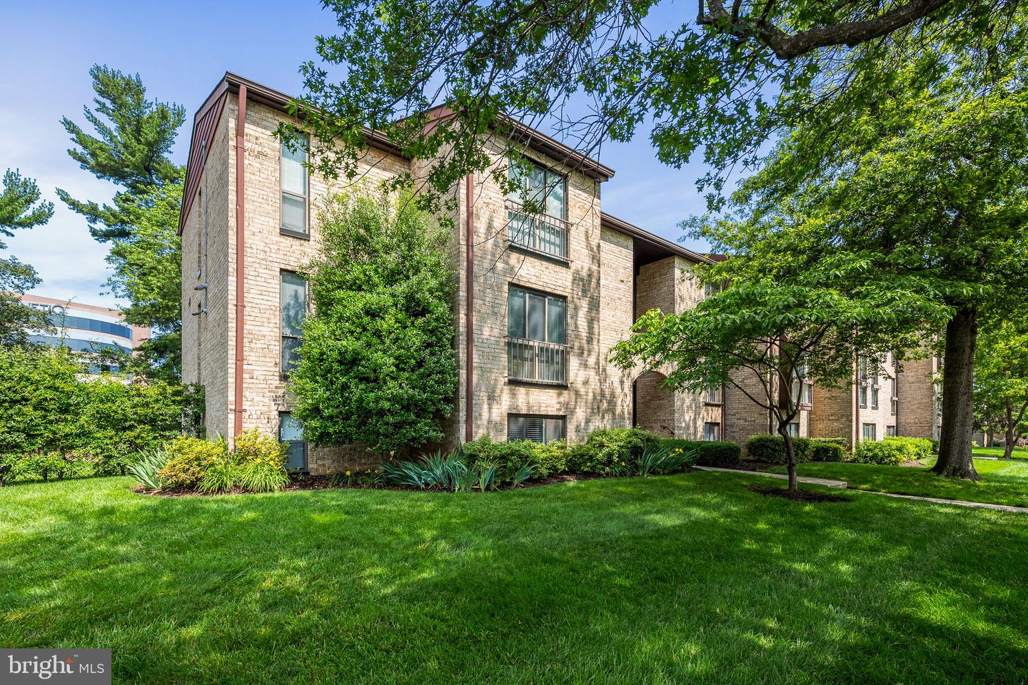 2074 ROYAL FERN CT #1C, RESTON, Virginia 20191, 3 Bedrooms Bedrooms, ,2 BathroomsBathrooms,Residential,For sale,2074 ROYAL FERN CT #1C,VAFX2247650 MLS # VAFX2247650