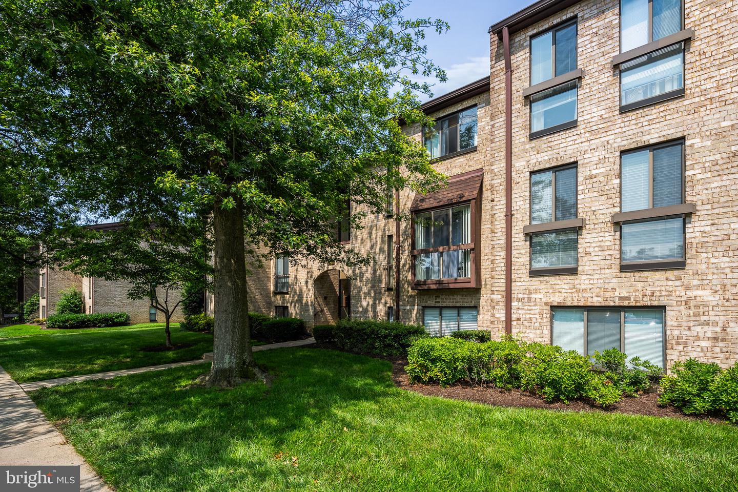 2074 ROYAL FERN CT #1C, RESTON, Virginia 20191, 3 Bedrooms Bedrooms, ,2 BathroomsBathrooms,Residential,For sale,2074 ROYAL FERN CT #1C,VAFX2247650 MLS # VAFX2247650