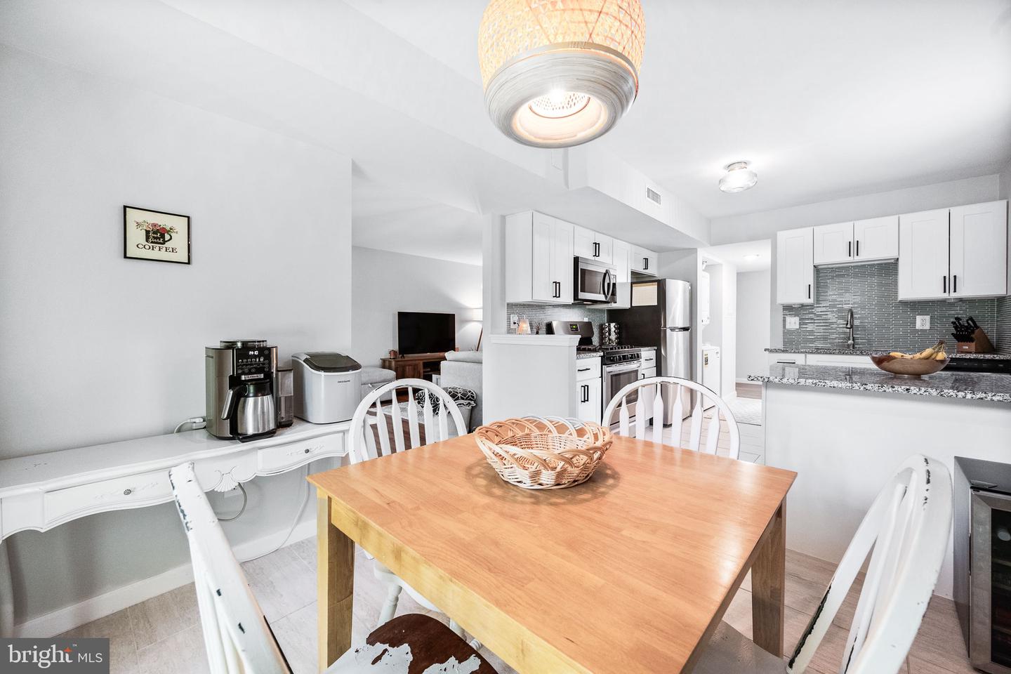 2074 ROYAL FERN CT #1C, RESTON, Virginia 20191, 3 Bedrooms Bedrooms, ,2 BathroomsBathrooms,Residential,For sale,2074 ROYAL FERN CT #1C,VAFX2247650 MLS # VAFX2247650