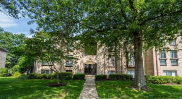 2074 ROYAL FERN CT #1C, RESTON, Virginia 20191, 3 Bedrooms Bedrooms, ,2 BathroomsBathrooms,Residential,For sale,2074 ROYAL FERN CT #1C,VAFX2247650 MLS # VAFX2247650