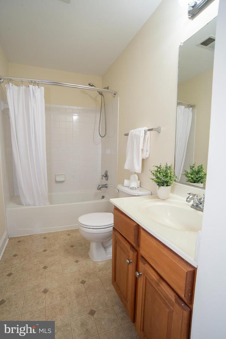5210 BASSWOOD DR, FREDERICKSBURG, Virginia 22407, 5 Bedrooms Bedrooms, ,3 BathroomsBathrooms,Residential,For sale,5210 BASSWOOD DR,VASP2033970 MLS # VASP2033970