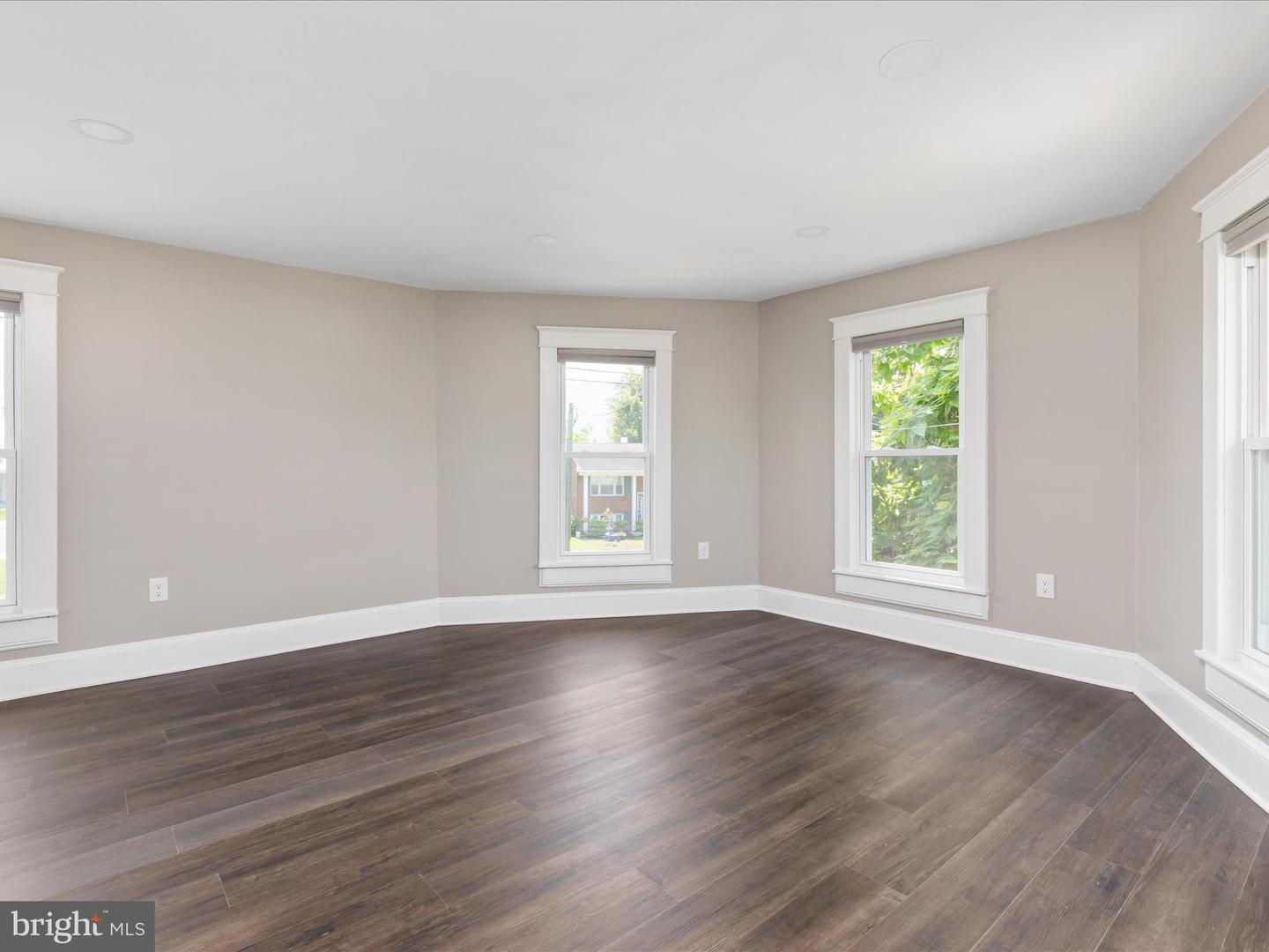 232 CRAWFORD ST, STRASBURG, Virginia 22657, 4 Bedrooms Bedrooms, ,3 BathroomsBathrooms,Residential,For sale,232 CRAWFORD ST,VASH2011724 MLS # VASH2011724