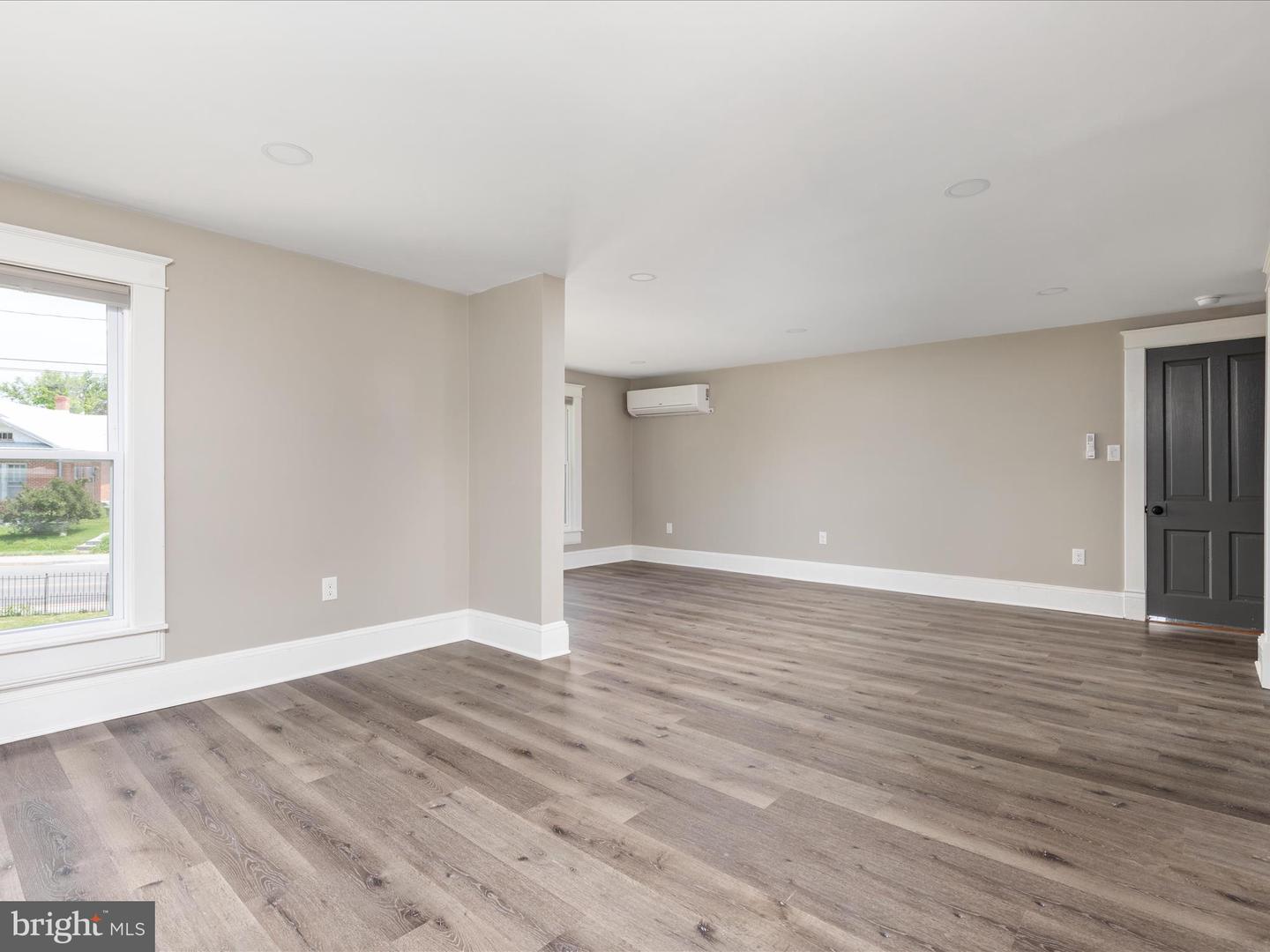 232 CRAWFORD ST, STRASBURG, Virginia 22657, 4 Bedrooms Bedrooms, ,3 BathroomsBathrooms,Residential,For sale,232 CRAWFORD ST,VASH2011724 MLS # VASH2011724