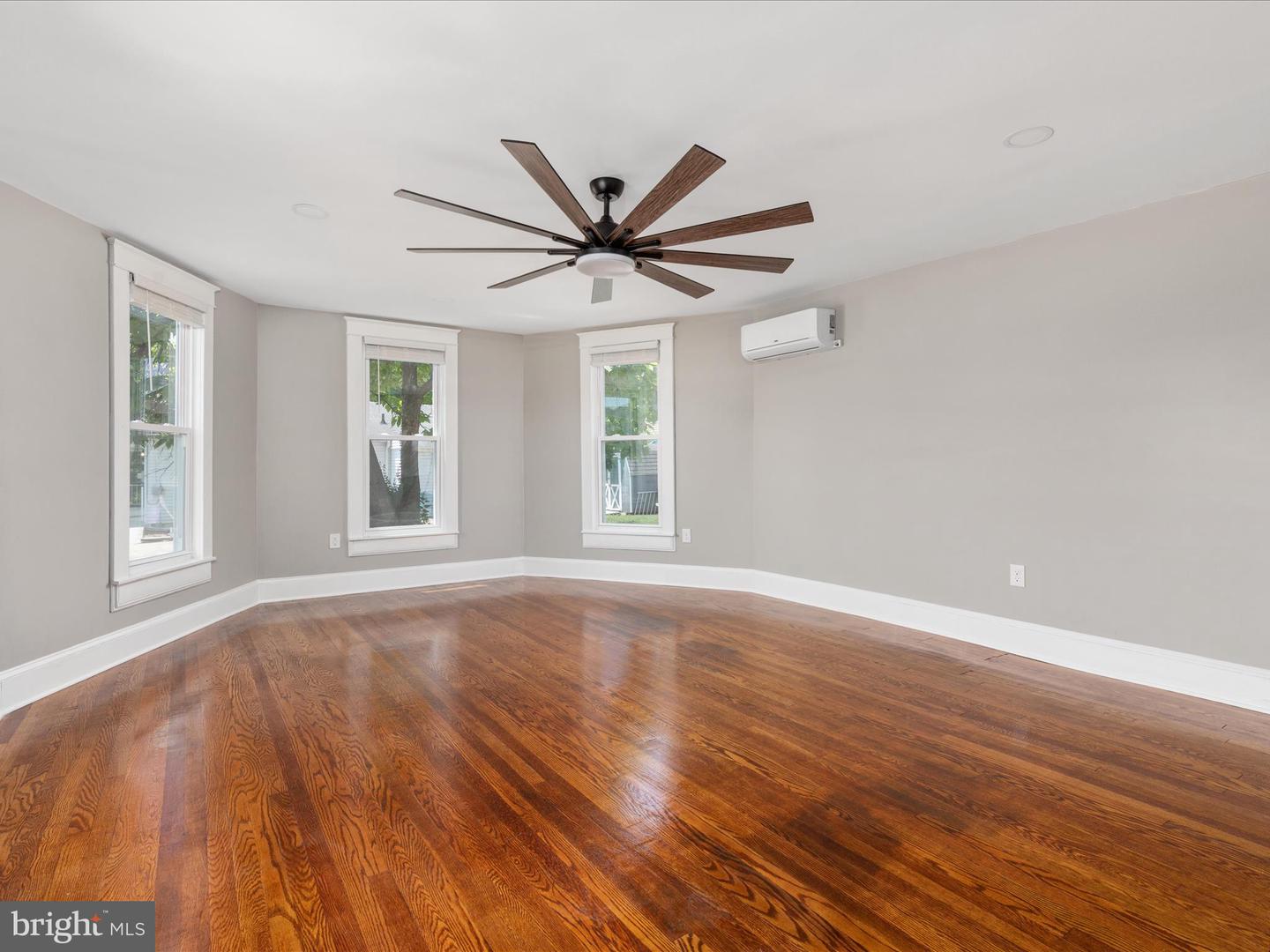 232 CRAWFORD ST, STRASBURG, Virginia 22657, 4 Bedrooms Bedrooms, ,3 BathroomsBathrooms,Residential,For sale,232 CRAWFORD ST,VASH2011724 MLS # VASH2011724