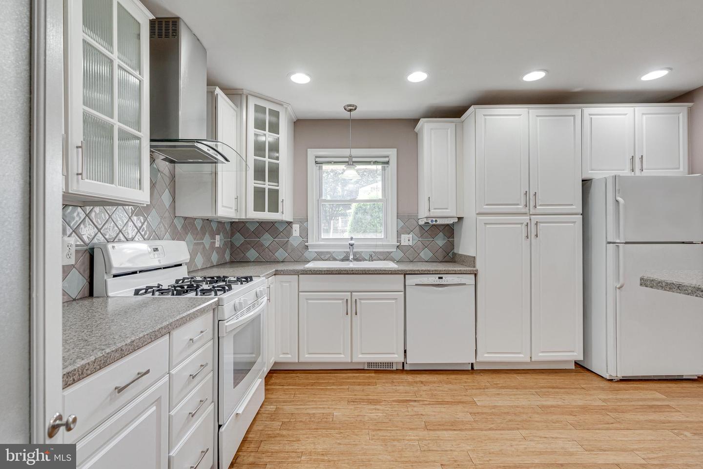 440 LEWIS ST NW, VIENNA, Virginia 22180, 5 Bedrooms Bedrooms, ,3 BathroomsBathrooms,Residential,For sale,440 LEWIS ST NW,VAFX2247656 MLS # VAFX2247656