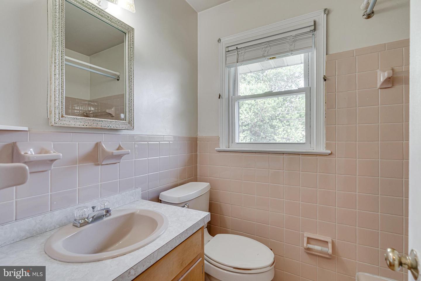 440 LEWIS ST NW, VIENNA, Virginia 22180, 5 Bedrooms Bedrooms, ,3 BathroomsBathrooms,Residential,For sale,440 LEWIS ST NW,VAFX2247656 MLS # VAFX2247656