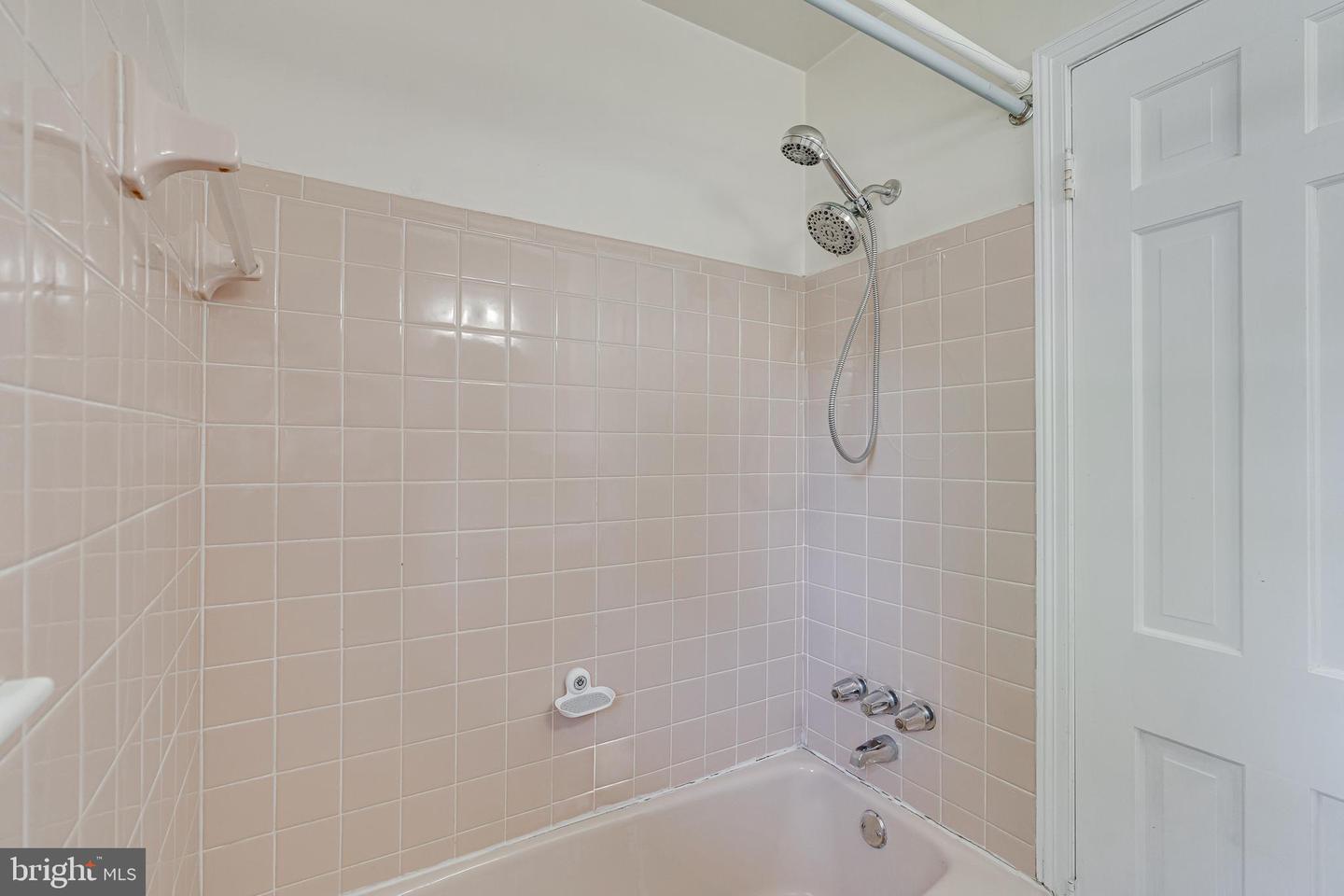 440 LEWIS ST NW, VIENNA, Virginia 22180, 5 Bedrooms Bedrooms, ,3 BathroomsBathrooms,Residential,For sale,440 LEWIS ST NW,VAFX2247656 MLS # VAFX2247656