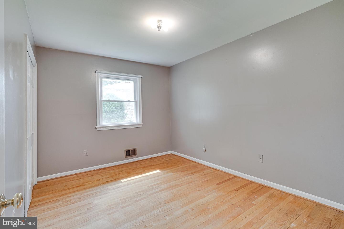 440 LEWIS ST NW, VIENNA, Virginia 22180, 5 Bedrooms Bedrooms, ,3 BathroomsBathrooms,Residential,For sale,440 LEWIS ST NW,VAFX2247656 MLS # VAFX2247656
