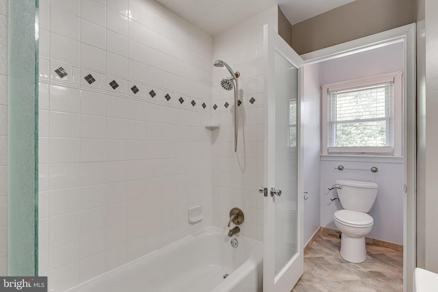 440 LEWIS ST NW, VIENNA, Virginia 22180, 5 Bedrooms Bedrooms, ,3 BathroomsBathrooms,Residential,For sale,440 LEWIS ST NW,VAFX2247656 MLS # VAFX2247656