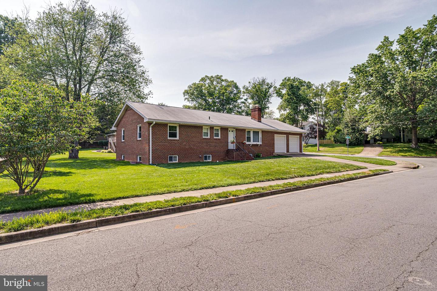 440 LEWIS ST NW, VIENNA, Virginia 22180, 5 Bedrooms Bedrooms, ,3 BathroomsBathrooms,Residential,For sale,440 LEWIS ST NW,VAFX2247656 MLS # VAFX2247656