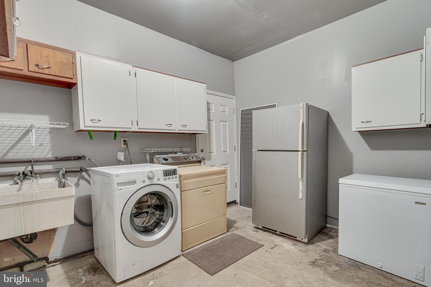440 LEWIS ST NW, VIENNA, Virginia 22180, 5 Bedrooms Bedrooms, ,3 BathroomsBathrooms,Residential,For sale,440 LEWIS ST NW,VAFX2247656 MLS # VAFX2247656