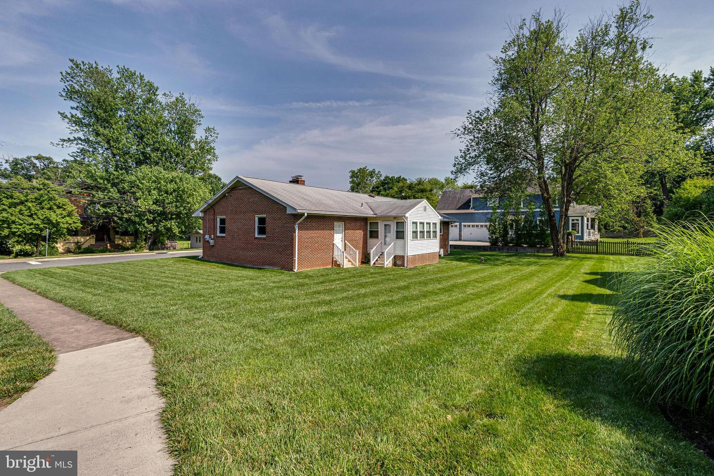 440 LEWIS ST NW, VIENNA, Virginia 22180, 5 Bedrooms Bedrooms, ,3 BathroomsBathrooms,Residential,For sale,440 LEWIS ST NW,VAFX2247656 MLS # VAFX2247656