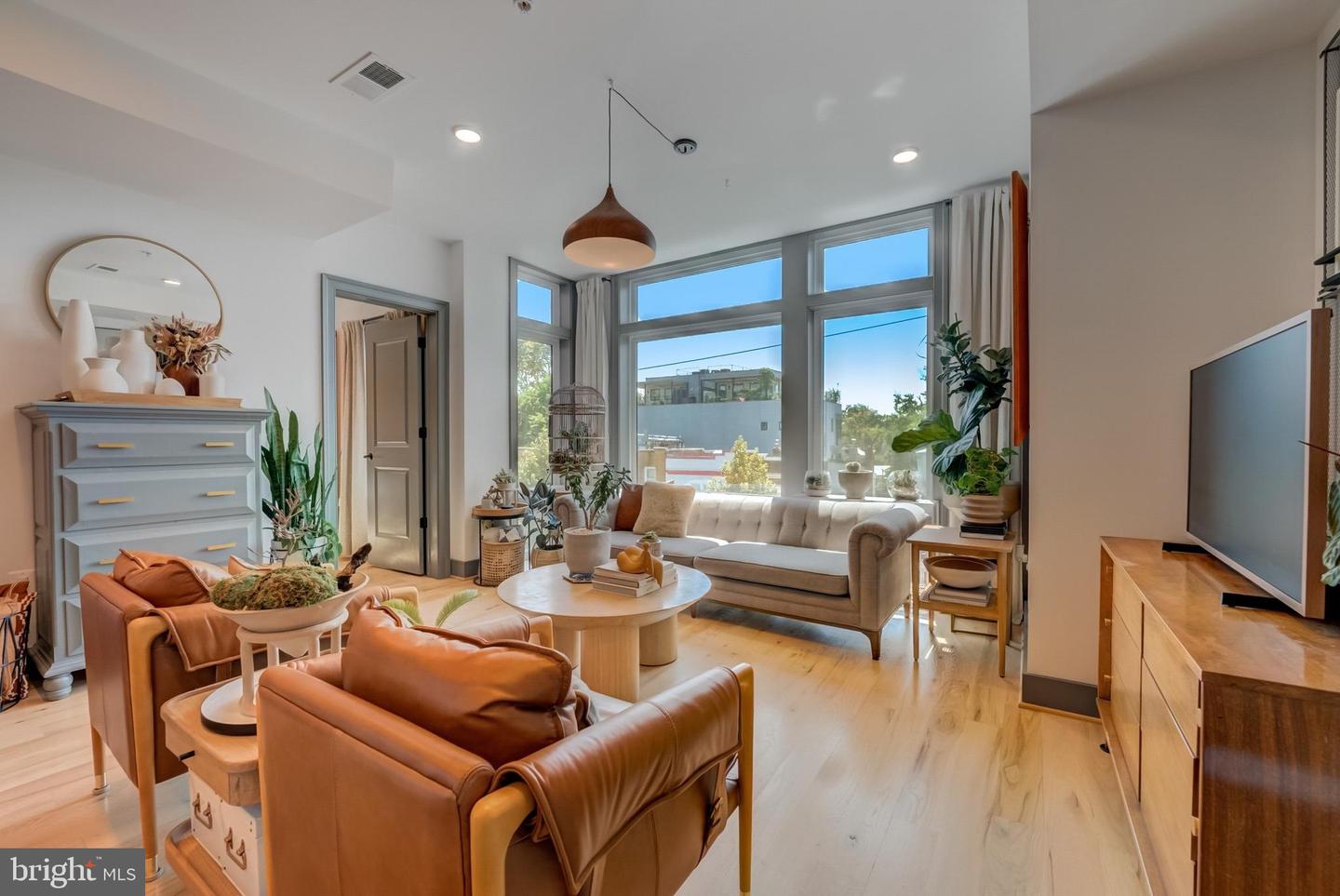 811 UPSHUR ST NW #7, WASHINGTON, District Of Columbia 20011, 2 Bedrooms Bedrooms, ,2 BathroomsBathrooms,Residential,For sale,811 UPSHUR ST NW #7,DCDC2205962 MLS # DCDC2205962