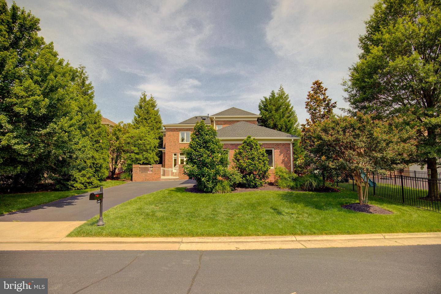 22966 LOIS, BRAMBLETON, Virginia 20148, 5 Bedrooms Bedrooms, ,4 BathroomsBathrooms,Residential,For sale,22966 LOIS,VALO2099658 MLS # VALO2099658