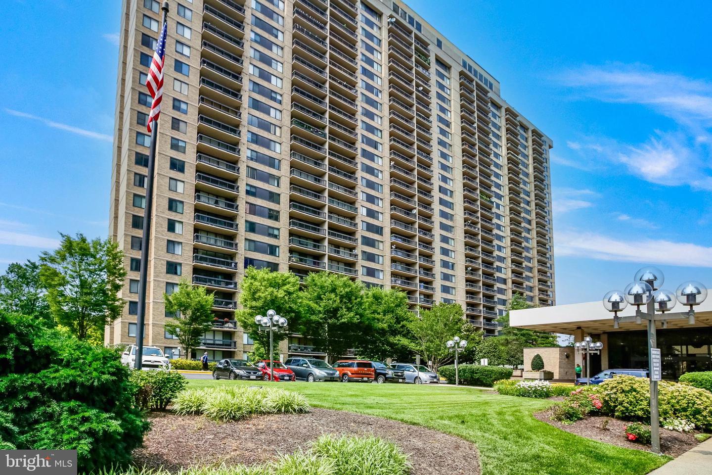 3701 S GEORGE MASON DR #205N, FALLS CHURCH, Virginia 22041, 3 Bedrooms Bedrooms, ,2 BathroomsBathrooms,Residential,For sale,3701 S GEORGE MASON DR #205N,VAFX2247682 MLS # VAFX2247682