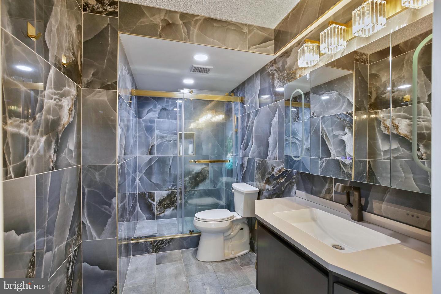3701 S GEORGE MASON DR #205N, FALLS CHURCH, Virginia 22041, 3 Bedrooms Bedrooms, ,2 BathroomsBathrooms,Residential,For sale,3701 S GEORGE MASON DR #205N,VAFX2247682 MLS # VAFX2247682