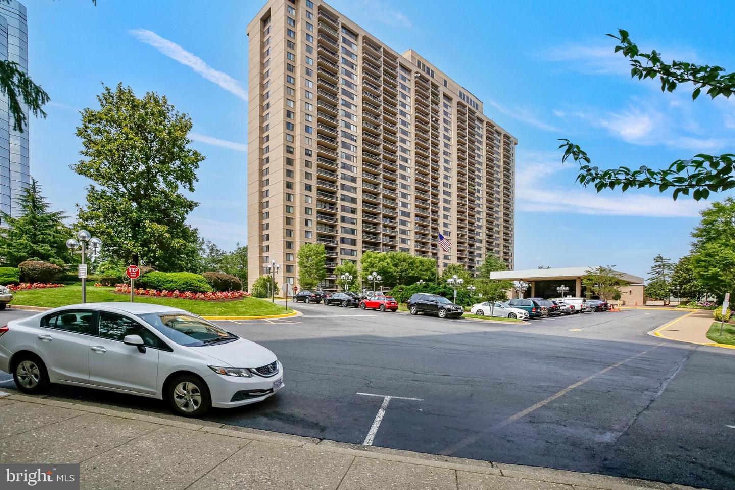 3701 S GEORGE MASON DR #205N, FALLS CHURCH, Virginia 22041, 3 Bedrooms Bedrooms, ,2 BathroomsBathrooms,Residential,For sale,3701 S GEORGE MASON DR #205N,VAFX2247682 MLS # VAFX2247682