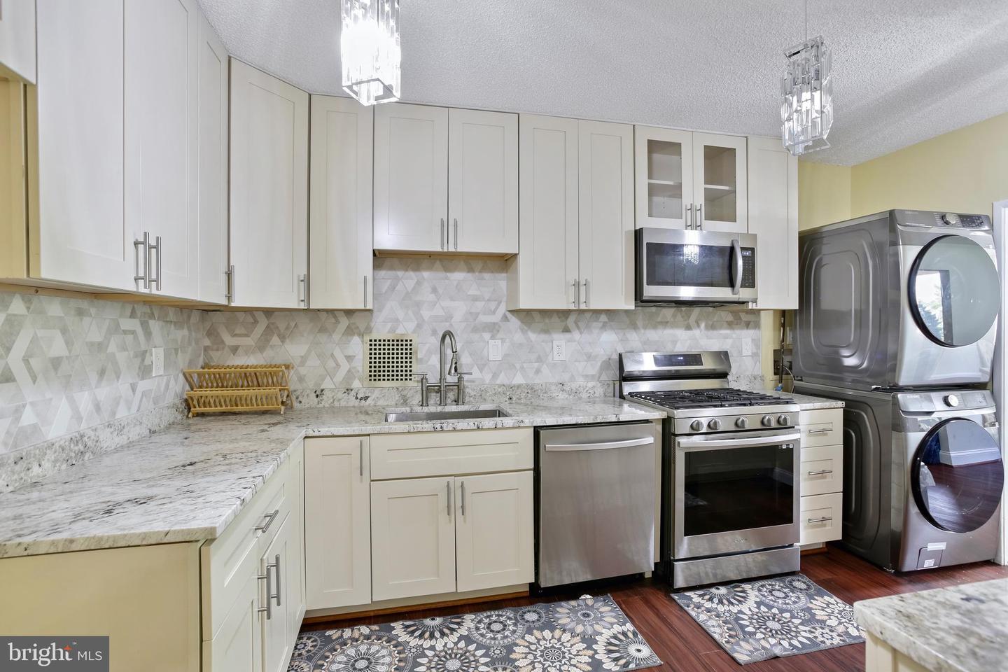 3701 S GEORGE MASON DR #205N, FALLS CHURCH, Virginia 22041, 3 Bedrooms Bedrooms, ,2 BathroomsBathrooms,Residential,For sale,3701 S GEORGE MASON DR #205N,VAFX2247682 MLS # VAFX2247682
