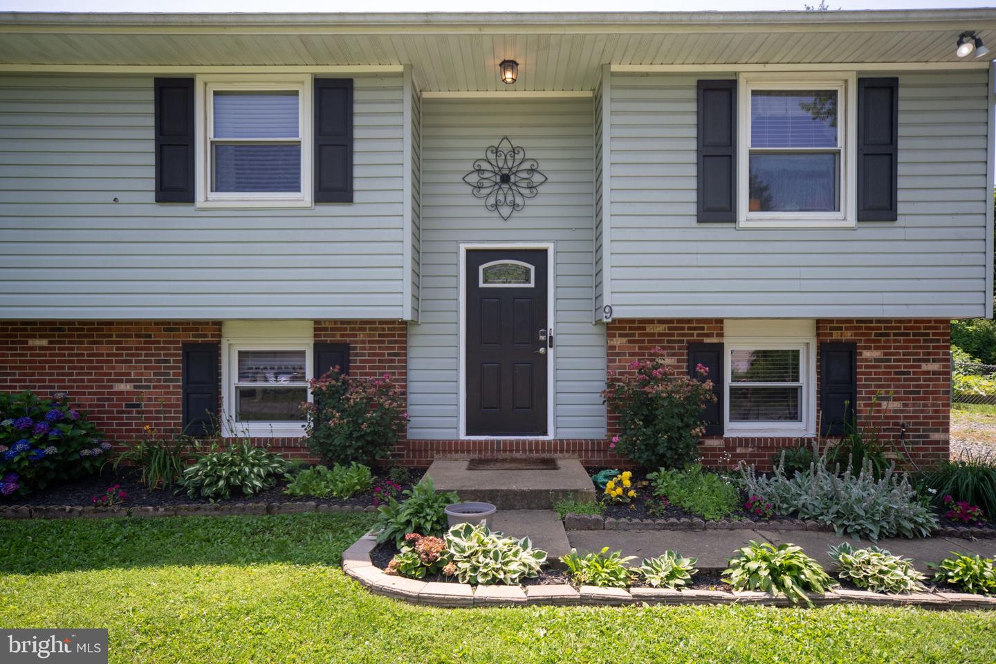 9 WICKHAM CT, FREDERICKSBURG, Virginia 22405, 4 Bedrooms Bedrooms, ,2 BathroomsBathrooms,Residential,For sale,9 WICKHAM CT,VAST2039888 MLS # VAST2039888