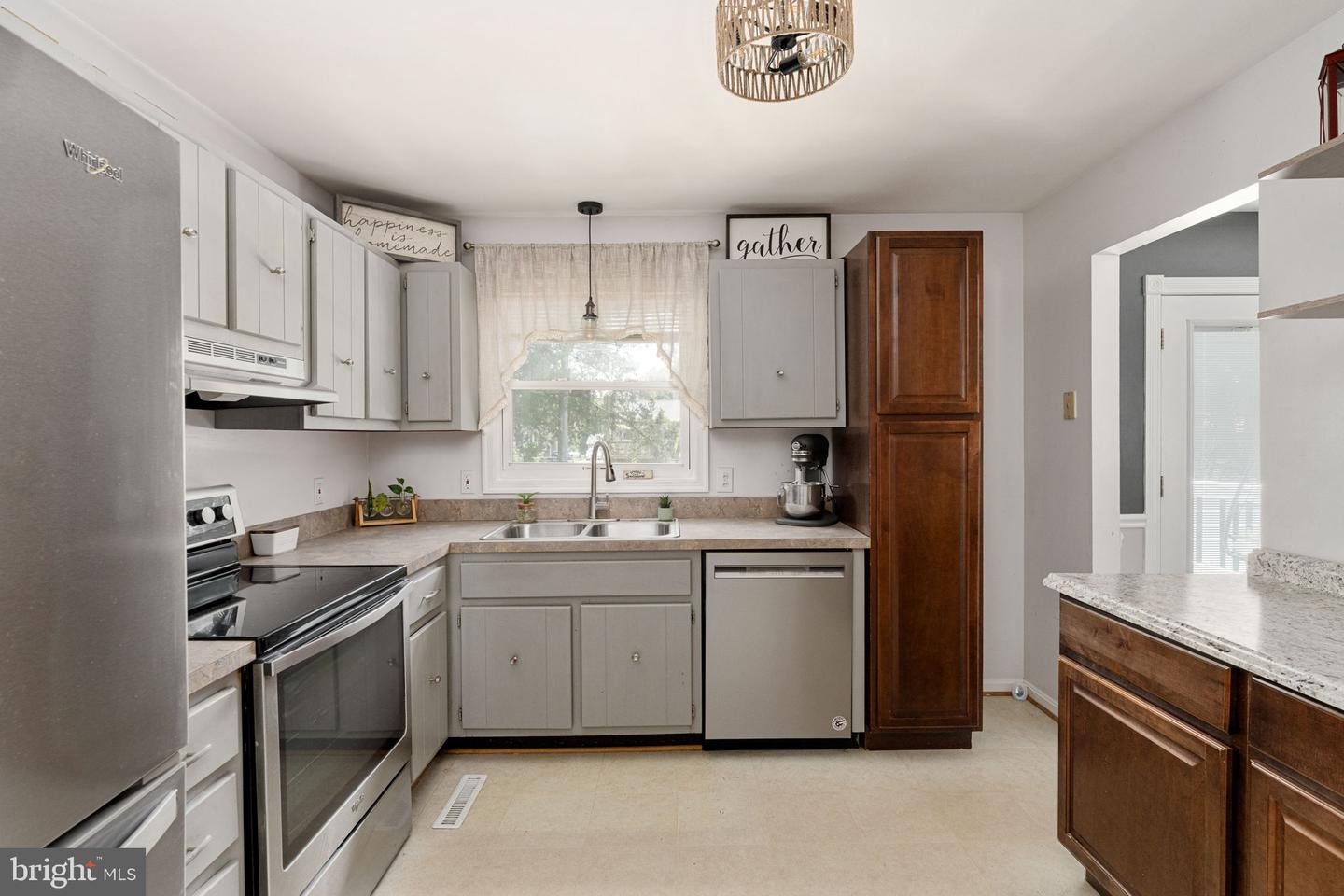 9 WICKHAM CT, FREDERICKSBURG, Virginia 22405, 4 Bedrooms Bedrooms, ,2 BathroomsBathrooms,Residential,For sale,9 WICKHAM CT,VAST2039888 MLS # VAST2039888