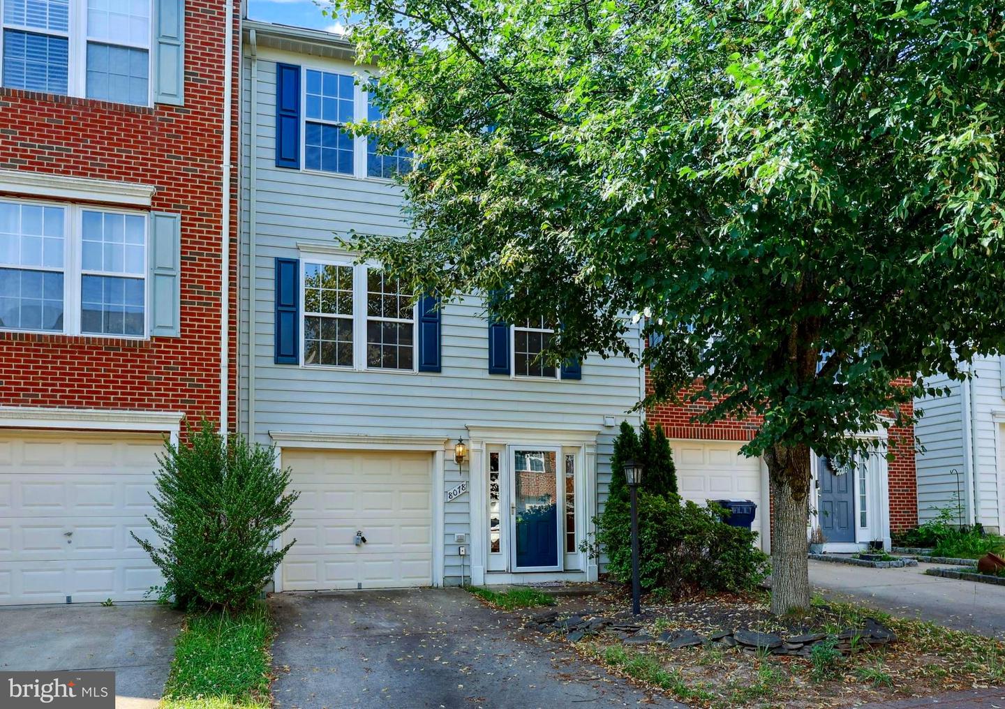 8078 HORSESHOE COTTAGE CIR, LORTON, Virginia 22079, 3 Bedrooms Bedrooms, ,2 BathroomsBathrooms,Residential,For sale,8078 HORSESHOE COTTAGE CIR,VAFX2247692 MLS # VAFX2247692
