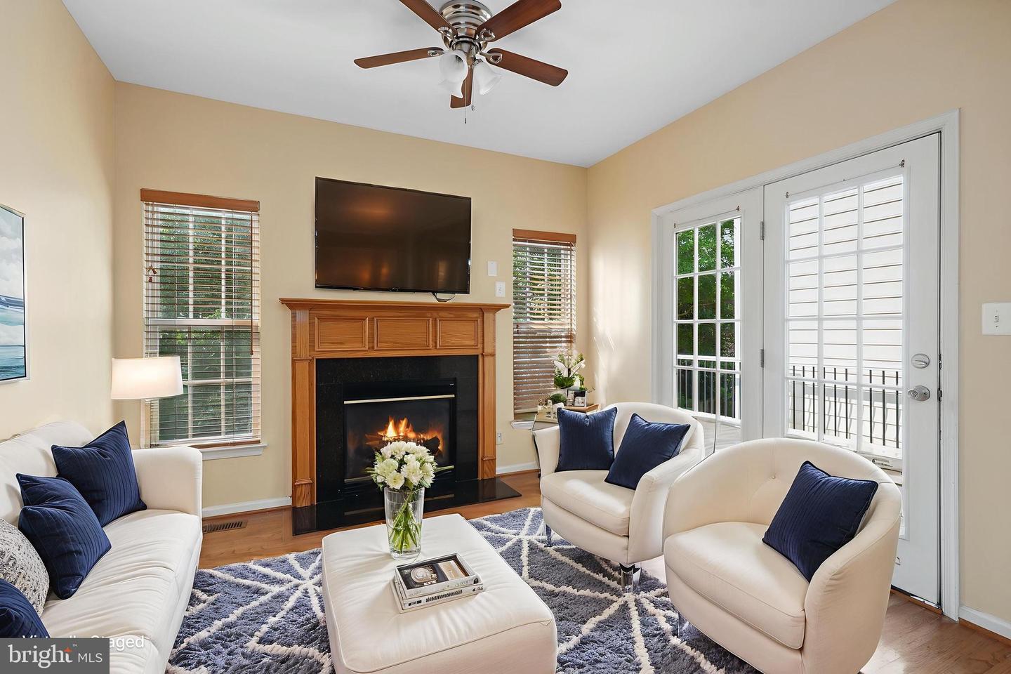 8078 HORSESHOE COTTAGE CIR, LORTON, Virginia 22079, 3 Bedrooms Bedrooms, ,2 BathroomsBathrooms,Residential,For sale,8078 HORSESHOE COTTAGE CIR,VAFX2247692 MLS # VAFX2247692
